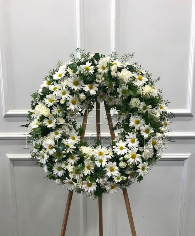 Floral Wreath with Daisy Garden Theme, Spring Garden Style Wreath