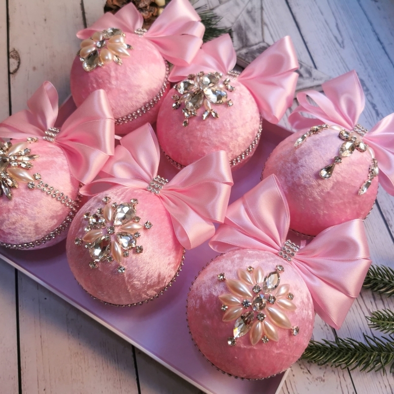 Glamorous Christmas Ornaments: Velvet Surface with Rhinestone Banding.