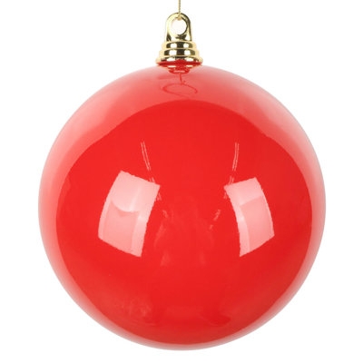 Glossy Red Christmas Baubles: Reflective High-Gloss Finish, Large Scale