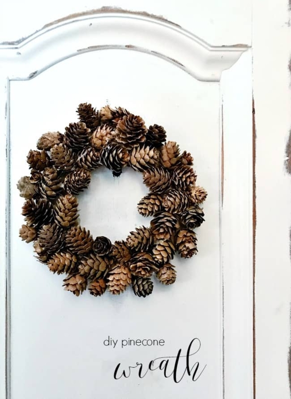 Large Pinecone Wreath High-Relief Texture for Cozy Wall Decor