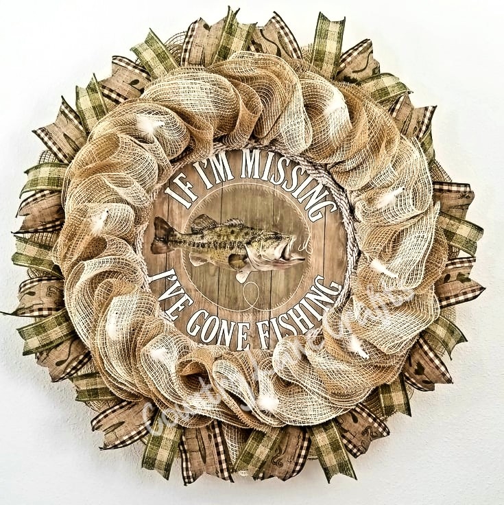Lodge Style Grapevine Wreath with Miniature Paddle Centerpiece