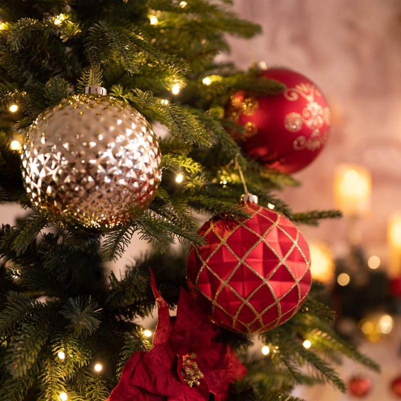 Luxury Christmas Ornaments Red and Gold Intricate Filigree