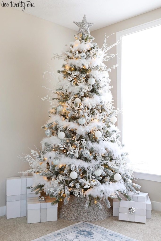 Maximalist Glam Christmas Tree Decor Featuring Oversized Metallic Floral Picks