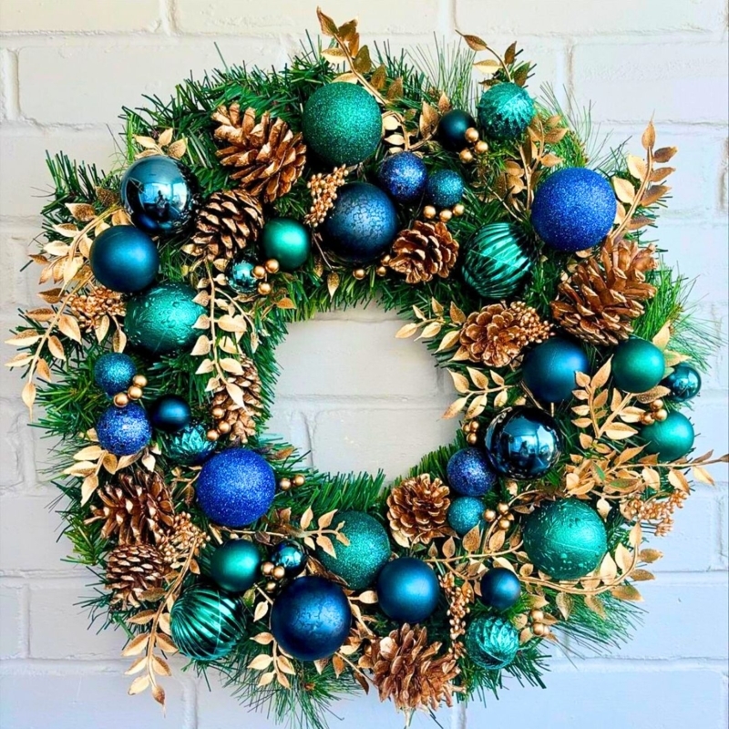 Modern Coastal Wreath with Turquoise Color Palette and White Ornaments
