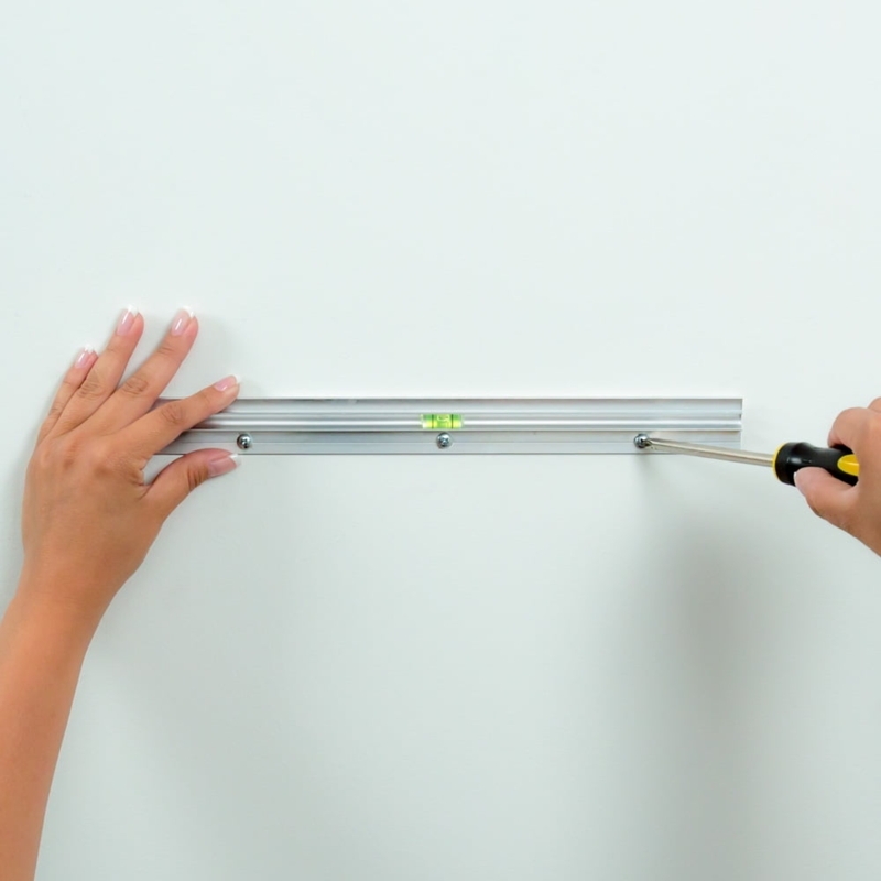 Picture Hanger Bracket Interlocking Integrated Level Heavy Duty Mounting