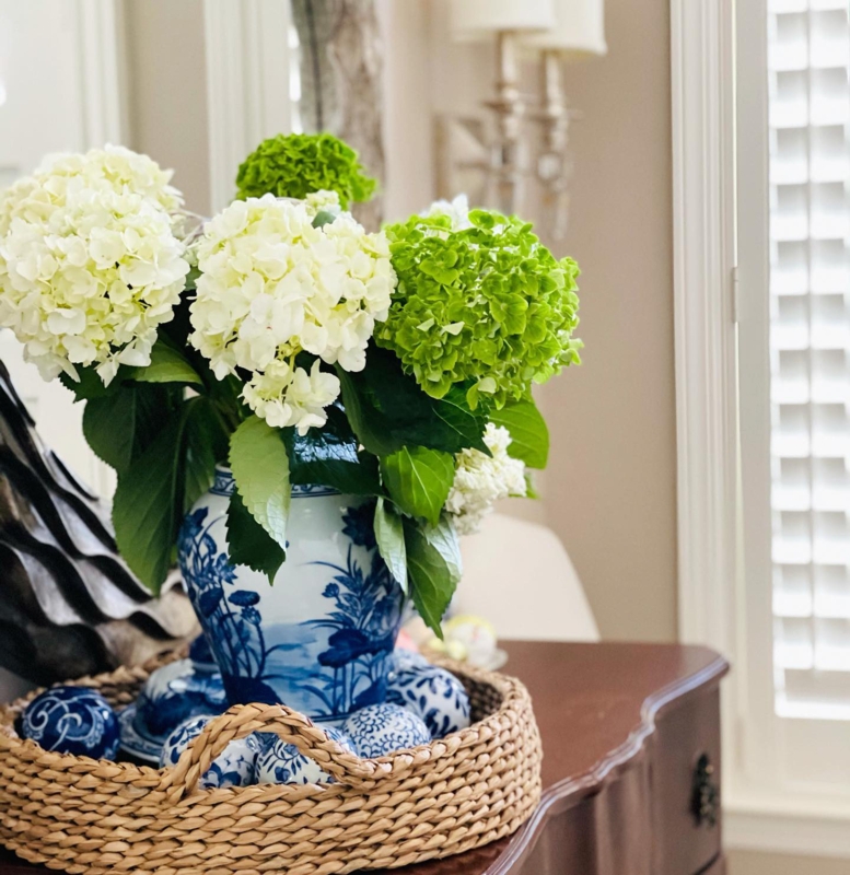 Radial Woven Tray with Contrasting Trim for Coastal Living Room Decor