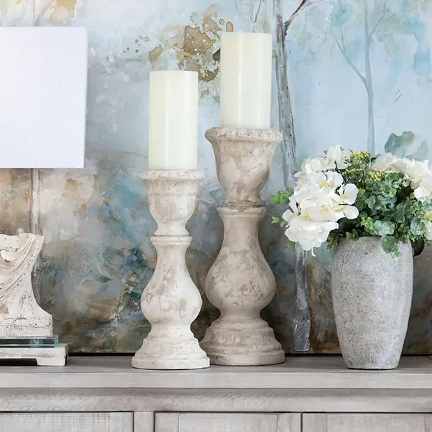 Spindle Pillar Holder Set: Chipped Paint Finish Rustic Whitewashed Wood