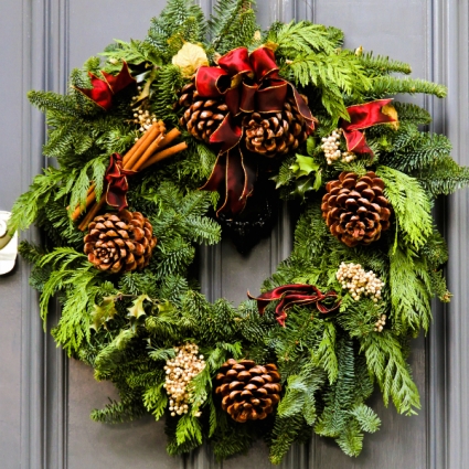 Traditional Evergreen Christmas Wreath Large Festive Bow Berries