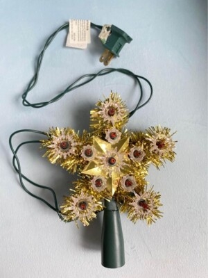 Tree Topper: Gold Tinsel Star with Internal Lights & Clip.
