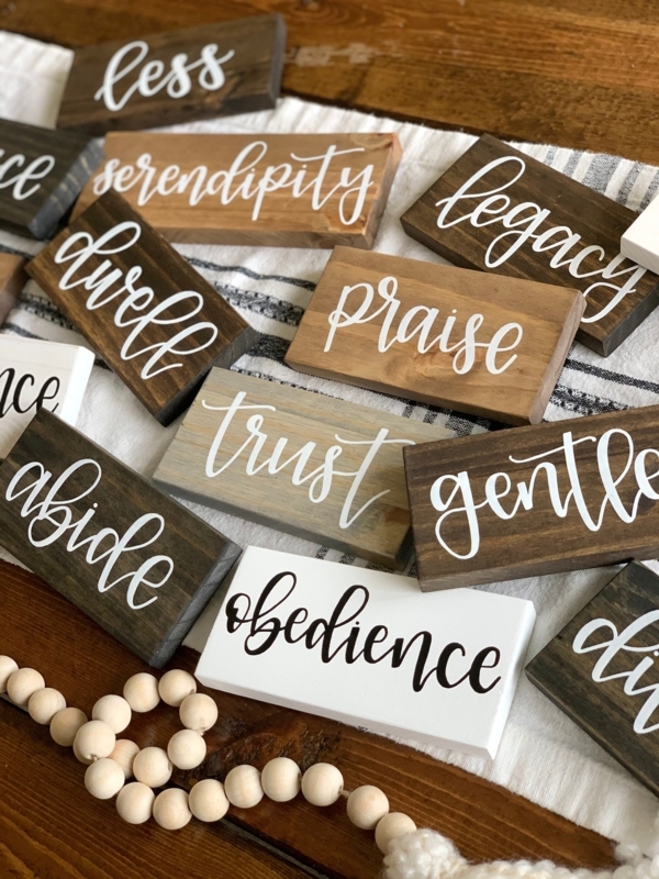 Trinket Tray with Cursive Typography, Oval Silhouette for Minimalist.