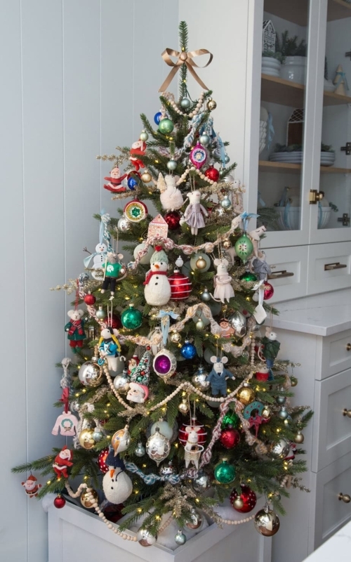 Vintage Christmas Tree Decor Ideas for a Heartfelt Holiday | Fynes Designs