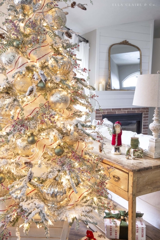 Vintage Traditional Christmas Tree with Candle Lights and Velvet Ribbon