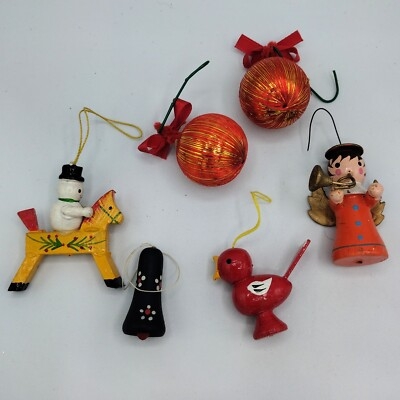 Vintage Wooden Christmas Ornaments Mixed Media Yarn Set