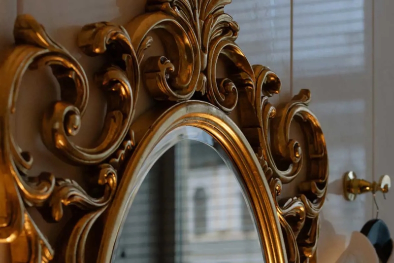 Wall Mirror Arched Top Decorative Crest Antique Gilt Finish Traditional