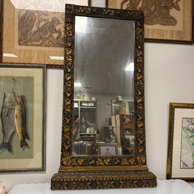 Wall Mirror Oval Shape Ornate Frame Decorative Crest Antique Style