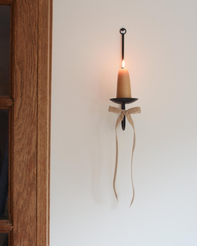 Wall Sconce, Slender Vertical Rod, Minimalist Matte Finish