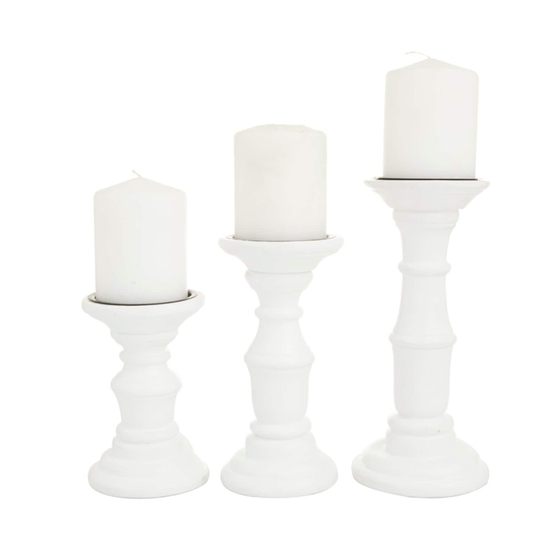 White Spindle Candle Holders Set of 3, Matte Graduated Heights