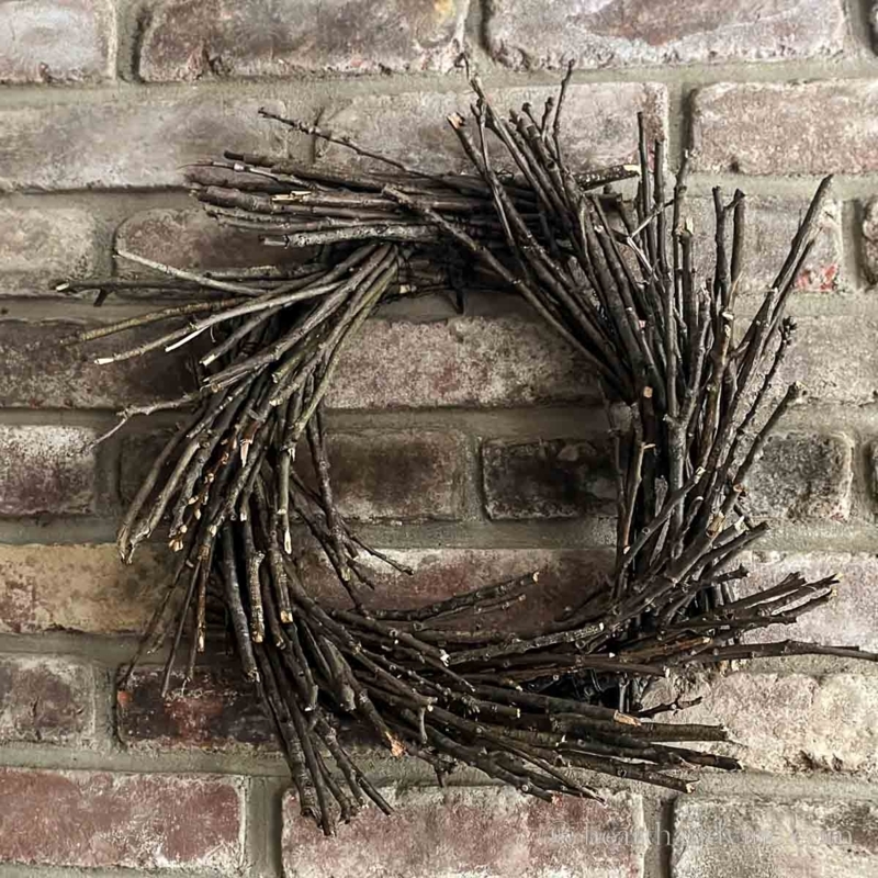 Woven Twig Wreath: Organic Construction for Seasonal Wall Decor
