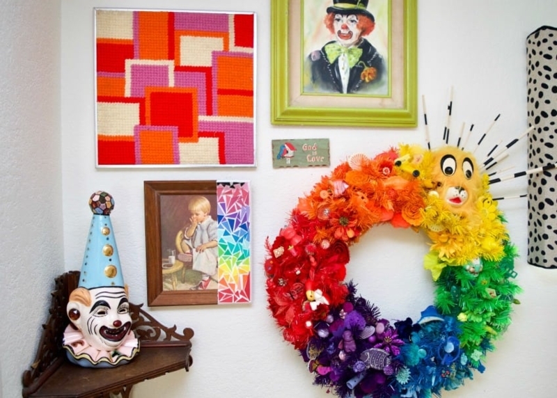 Wreath Rainbow Figurine Kitsch Style Trinket Adorned