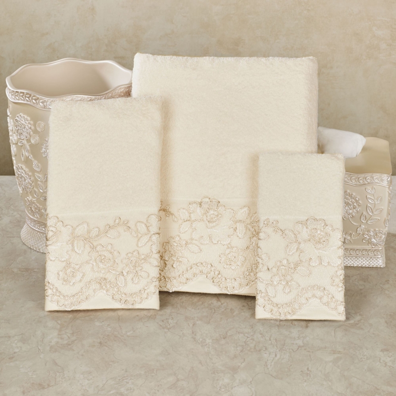 Bath Towel Set Champagne Embroidery Scalloped Edge, Traditional Style