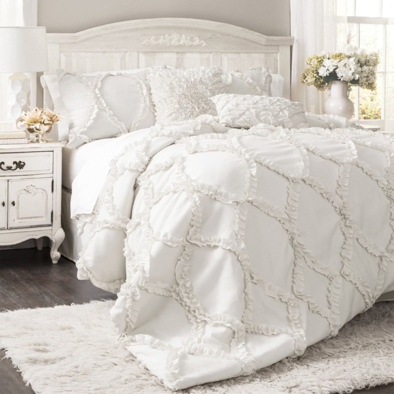 Bedding Set, Circular Pleated Pattern & White Farmhouse Bedding Ideas