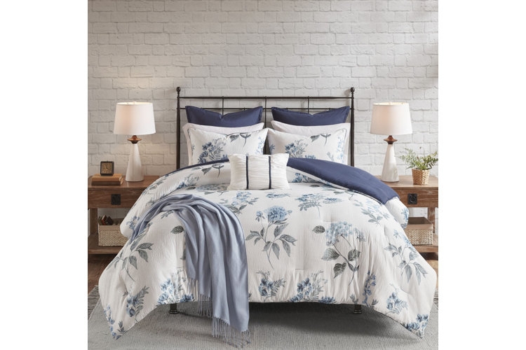 Bedding Set with Navy Geometric Shams: Navy and White Bedding Ideas