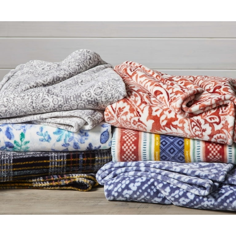 Black and White Plaid Throw Blanket, Fringed Edges, Oversized (61 chars)