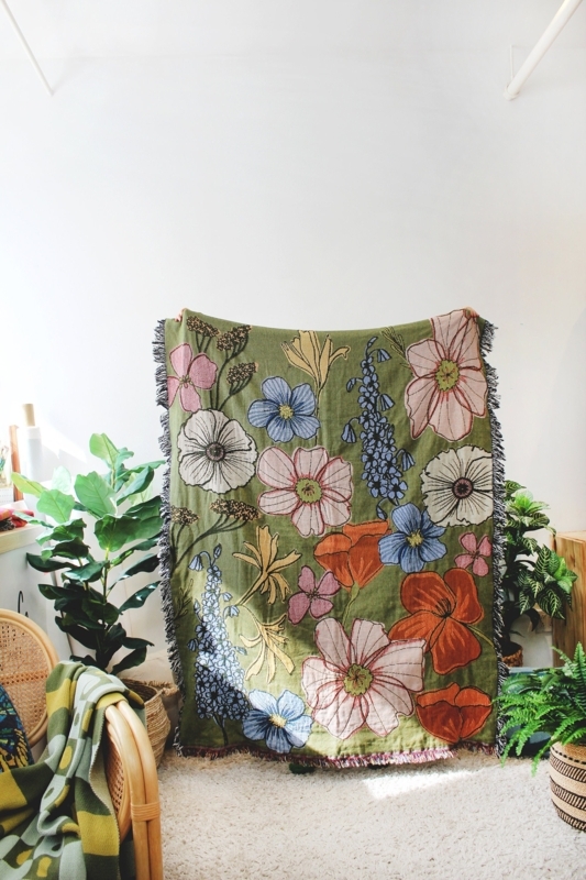 Bohemian Floral Throw Blanket with Multicolor Jacquard Weave