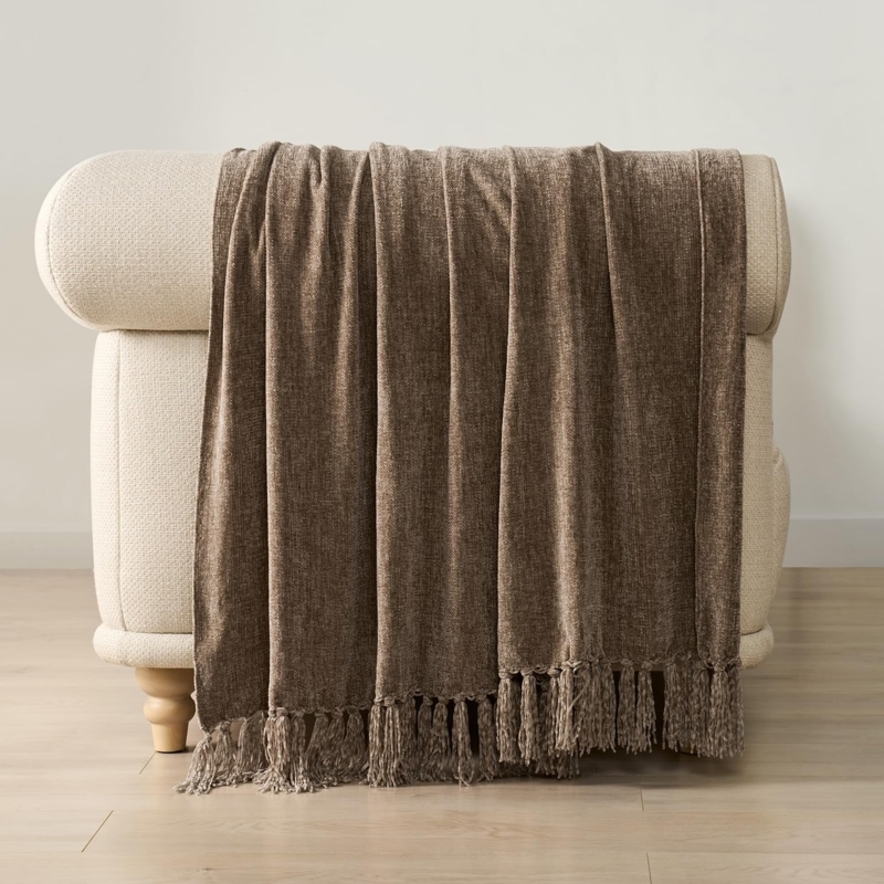 Chunky Knit Throw Blanket with Tassels in Mocha Brown, Cozy (56 chars)