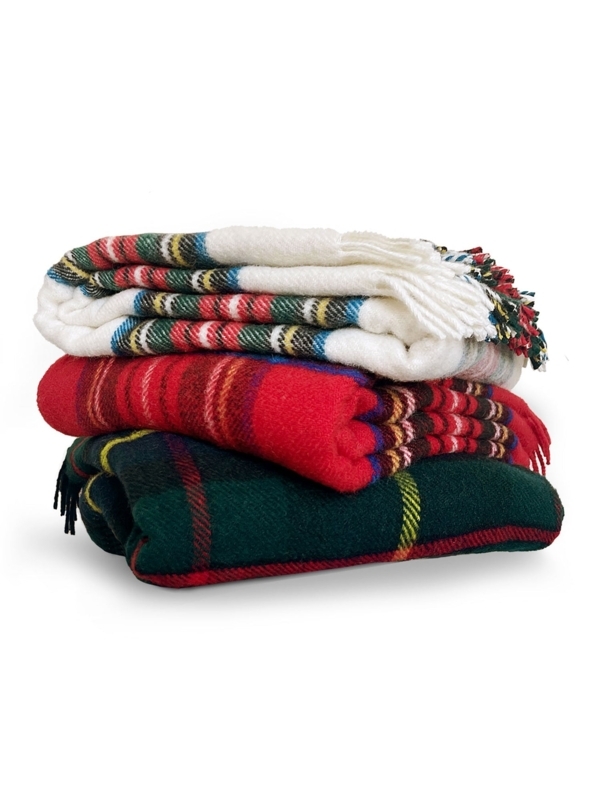 Classic Tartan Throw Blanket with Traditional Plaid Weave & Fringe Detail