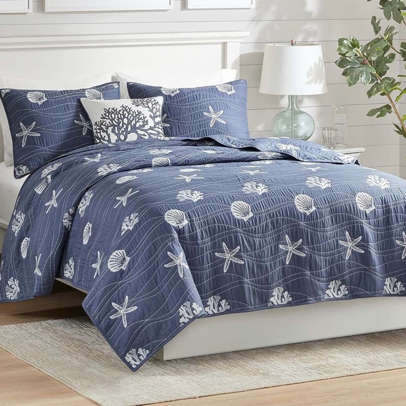 Coastal Quilt Set Sea Turtle Motif Reversible Diamond Quilting