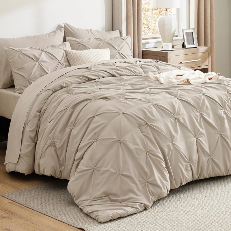Comforter Set Beige Pinch Pleat, Textured Bedding Styling