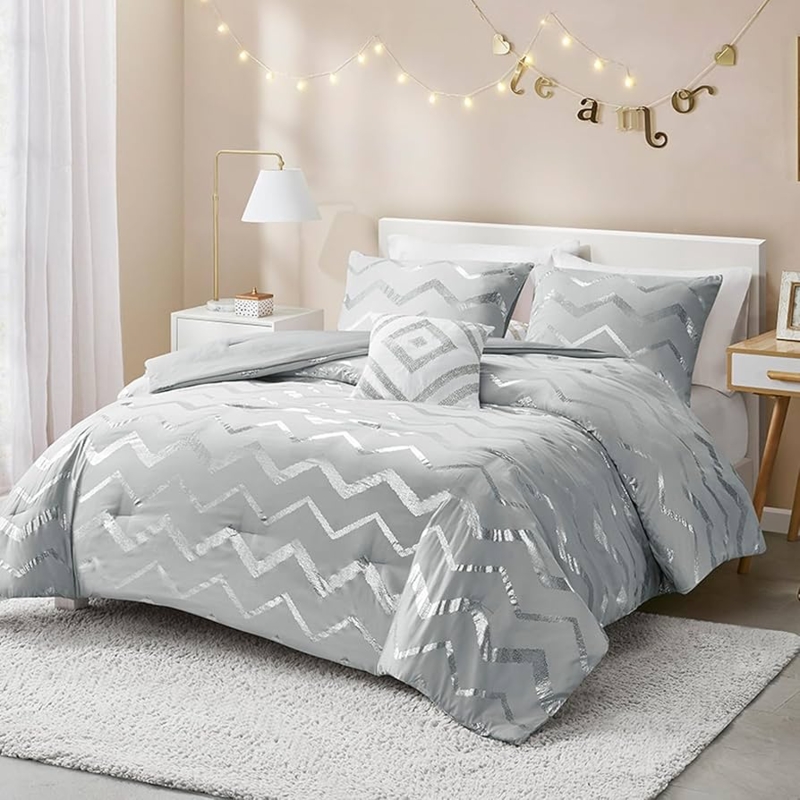 Comforter Set Featuring Foil Print: Modern Metallic Geometric Bedding