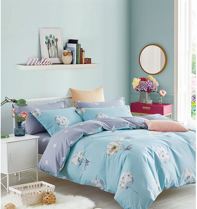 Comforter Set Reversible Pastel Floral Print for Airy Bedroom Decor