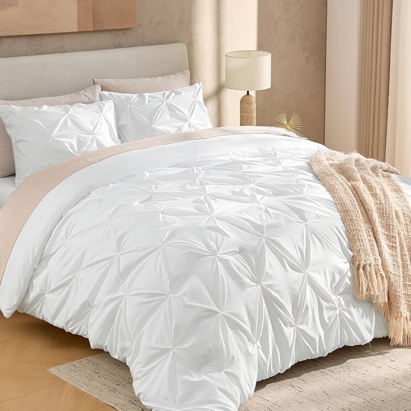 Comforter Set: White Pinch Pleat Texture, Diamond Pattern, Airy Style