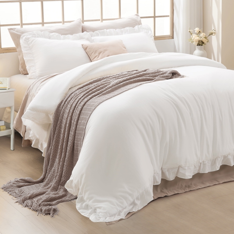Comforter Set White Ruffled Edges Texture Farmhouse Vintage Style