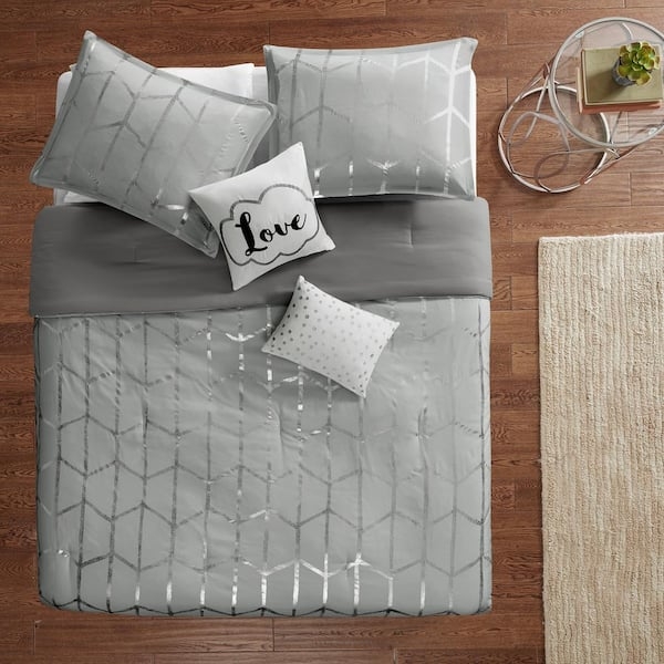 Comforter Set with Grey & Silver Metallic Marble Print for Modern Glam Bedroom
