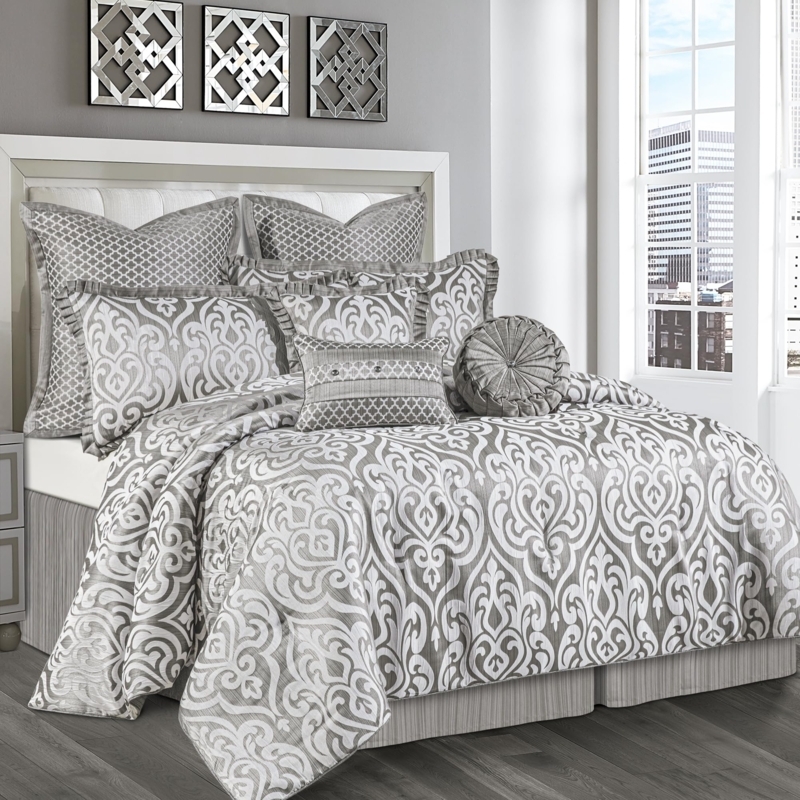 Comforter Set with Mixed Textures: Luxury Monochromatic Damask Bedding