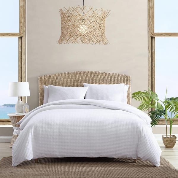 Crisp White Basketweave Comforter Set with Navy Blue Contrast Accents