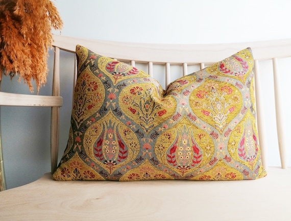 Decorative Pillow, Slubbed Woven Texture, Lumbar Shape, Farmhouse Style