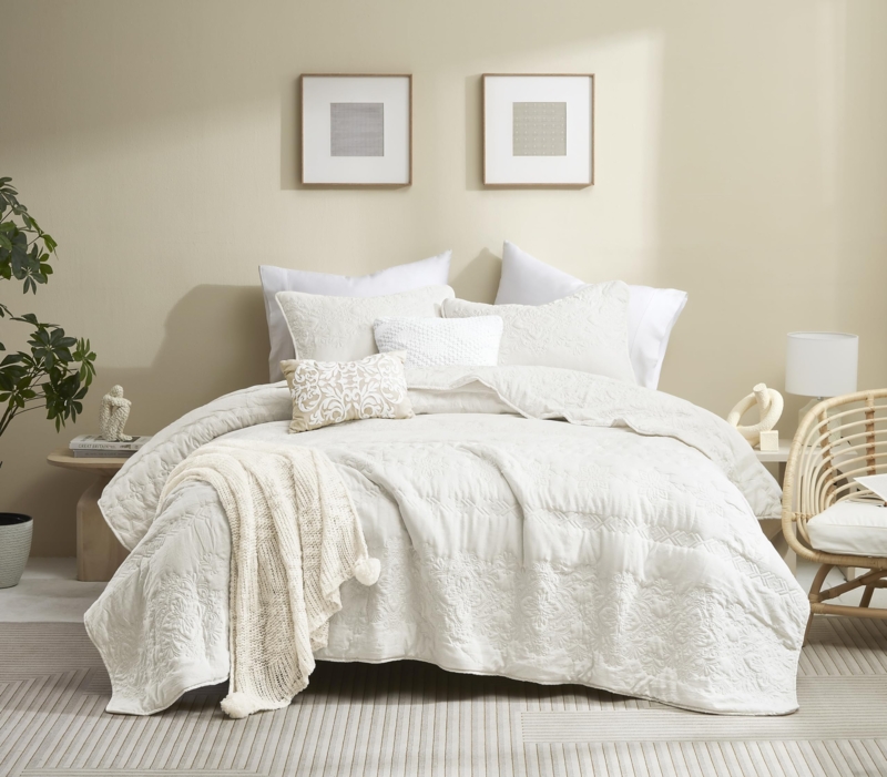 Embroidered Floral Quilt Set Boho Farmhouse Ivory Bedding Ideas