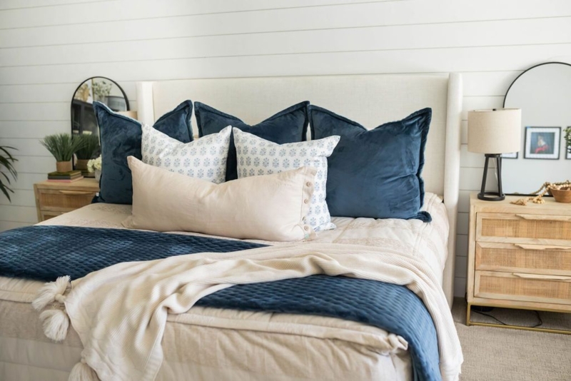 Euro Shams: Oversized Deep Blue with Flange Edge, Set of 2