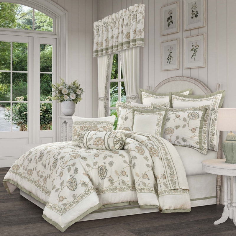 Fairview Sage 4 Piece Comforter Set in Cal King - Final Sale