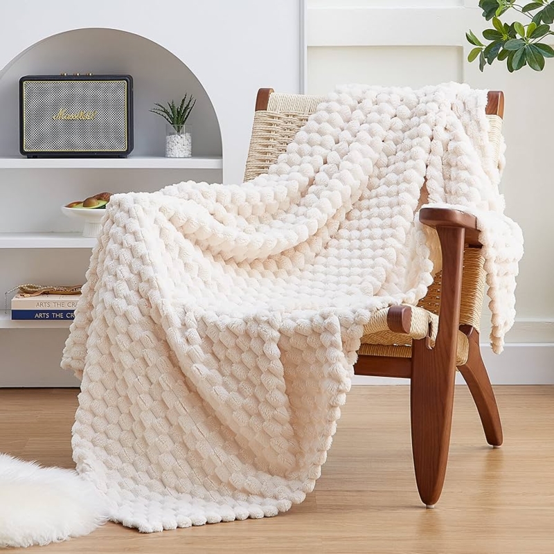 Fleece Throw Blanket Beige 3D Hexagonal Jacquard Pattern Decor