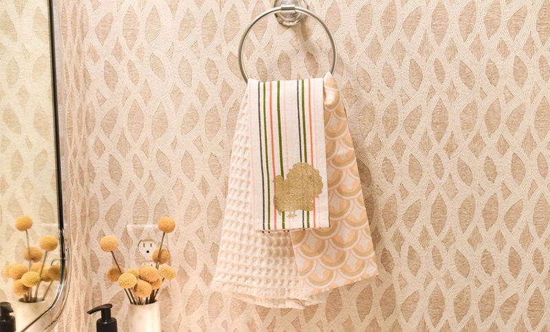 Hand Towel Intricate Embroidery Scalloped Hem Cream Linen-Like
