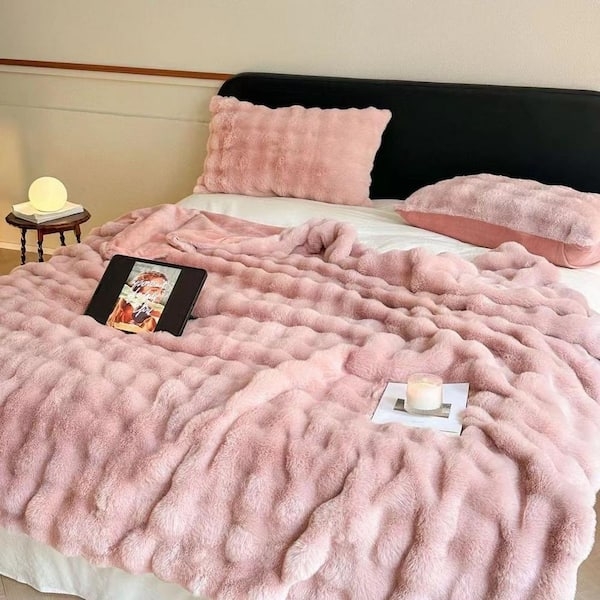 Long Pile Faux Fur Throw, Soft Pink, Shaggy Texture