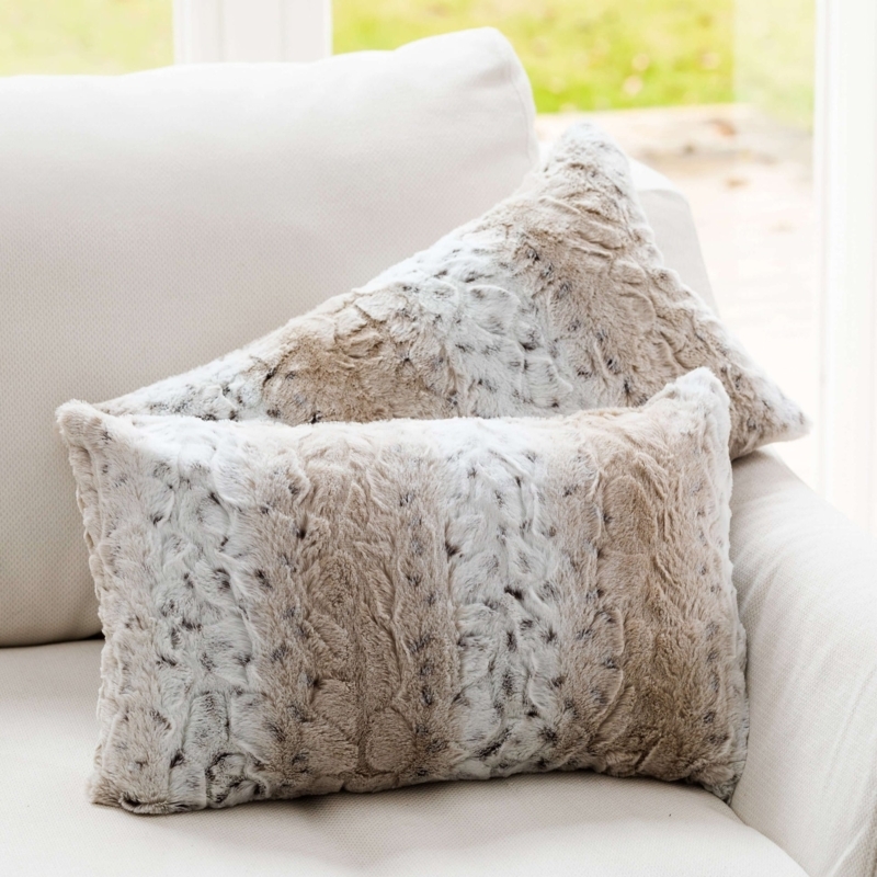 Lumbar Pillow Set, White Grey Snow Leopard Print Embossed Fur