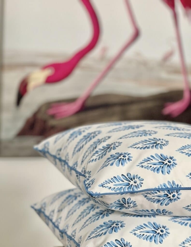 Mixed Pattern Throw Pillow Styling with Floral and Geometric Prints