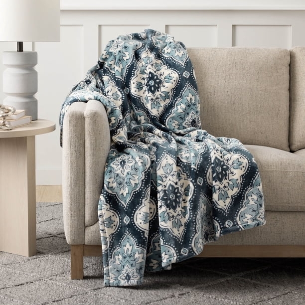 Navy Throw Blanket Plush Faux Fur with White Star Motif and Sherpa