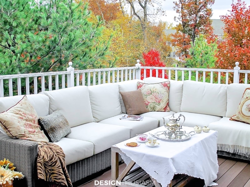 Outdoor Armchair with X-Back Design and Natural Finish Wood